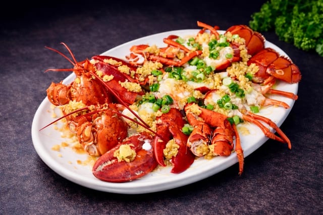Steamed Double Lobster with Garlic.